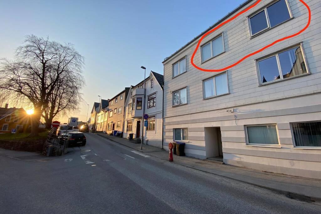 Nice And Central Apartment In Quiet Area Олесунн Экстерьер фото